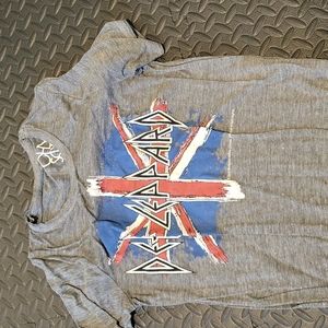 Womens medium Chaser Def Leppard short sleeve shirt